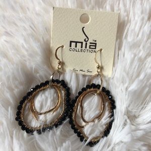 Mia collection black and gold ear rings